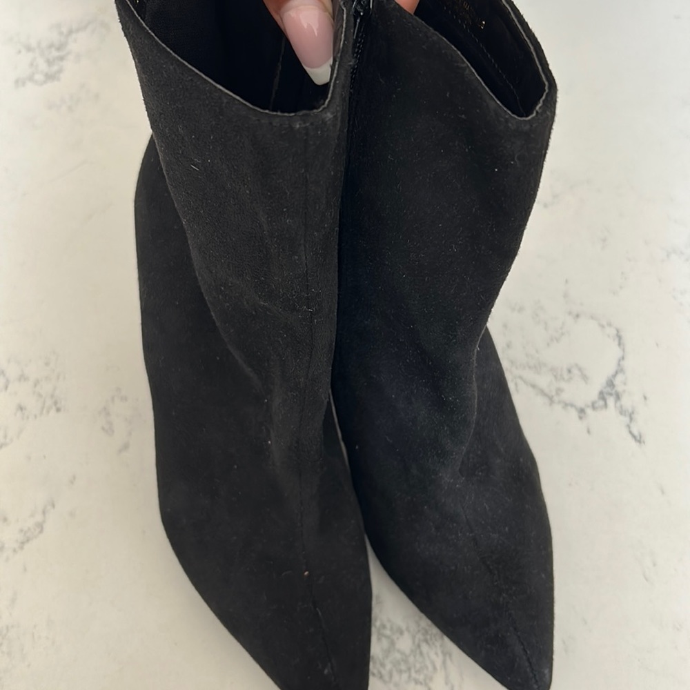 Black heel boots